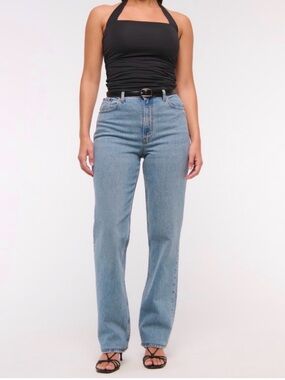 Abercrombie Curve Love 90s Straight Ultra High Rise Jeans 27 Light Wash